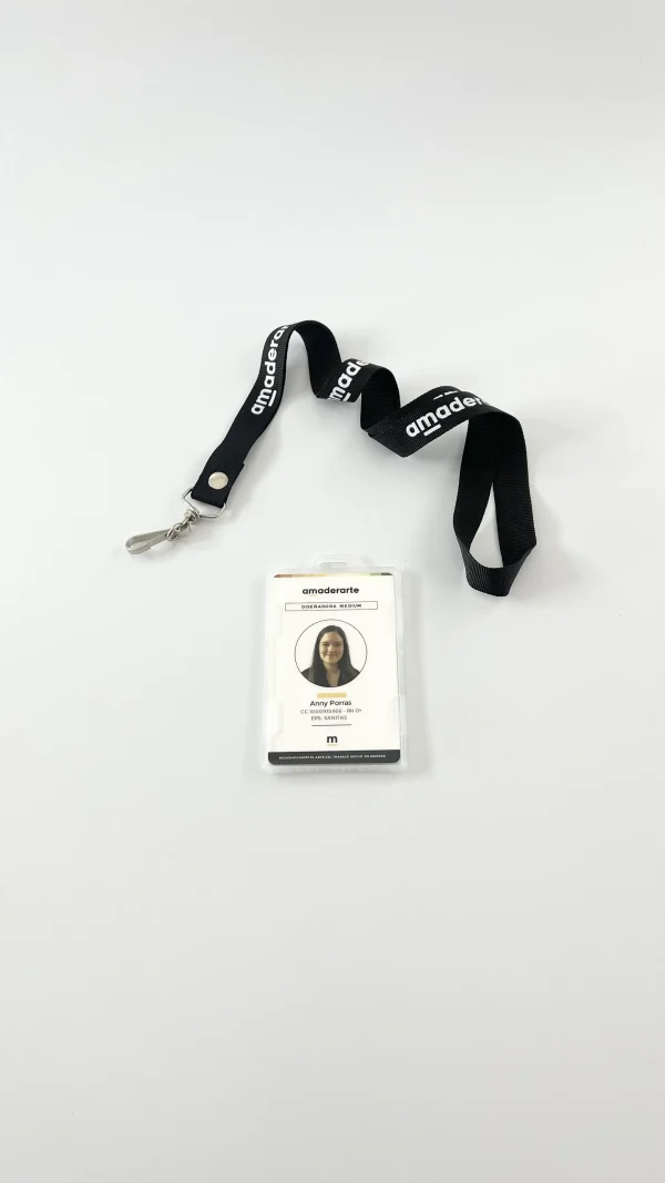 Amaderarte_carnet Carnets en teslin personalizados